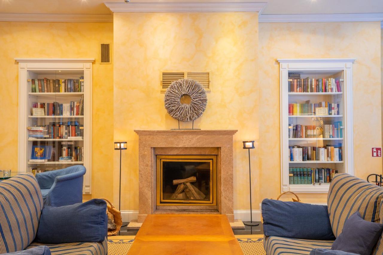Grand Hotel Binz Luaran gambar Library