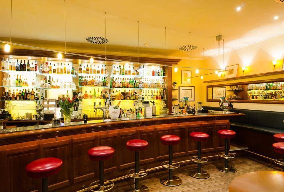 Grand Hotel Binz Luaran gambar The bar at the Ivy