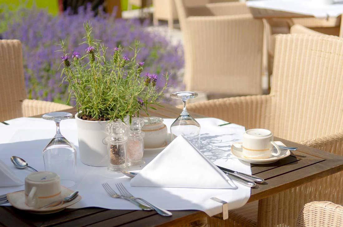 Grand Hotel Binz Luaran gambar A table set for fine dining