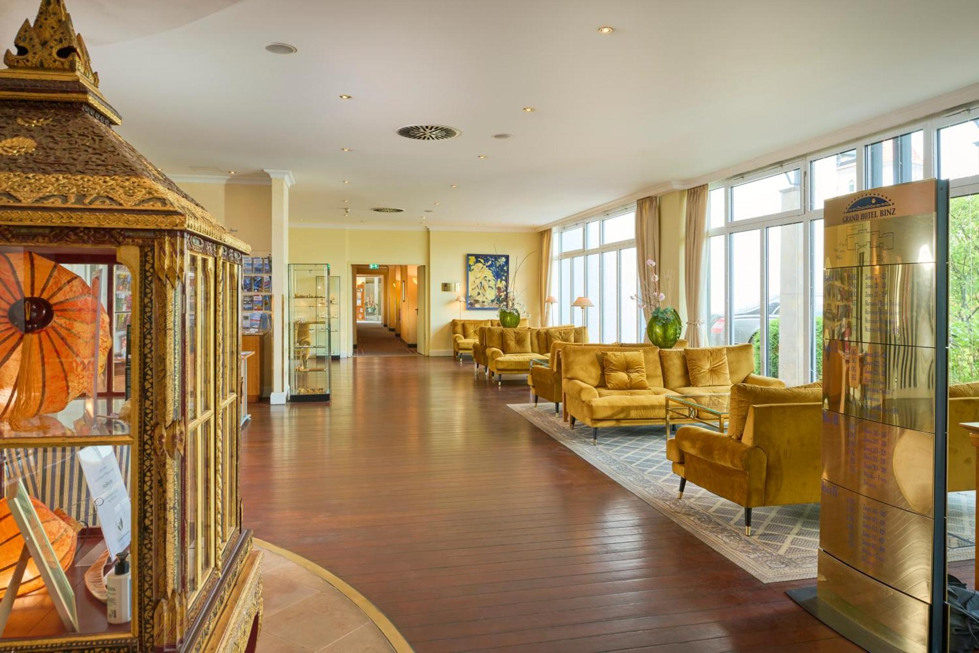 Grand Hotel Binz Luaran gambar The lounge at the airport
