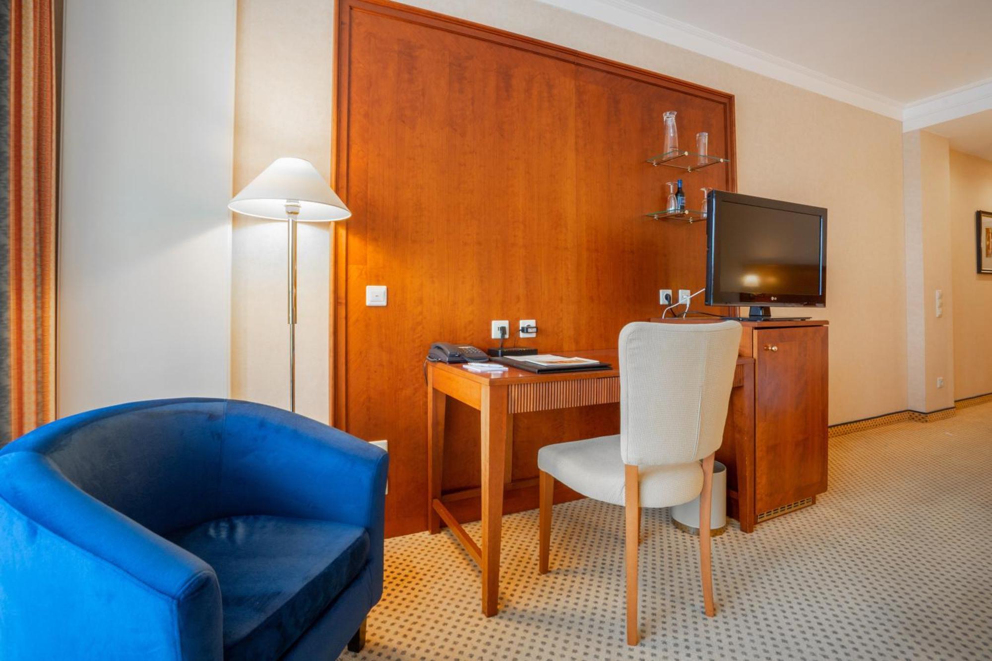Grand Hotel Binz Luaran gambar A room at the hotel