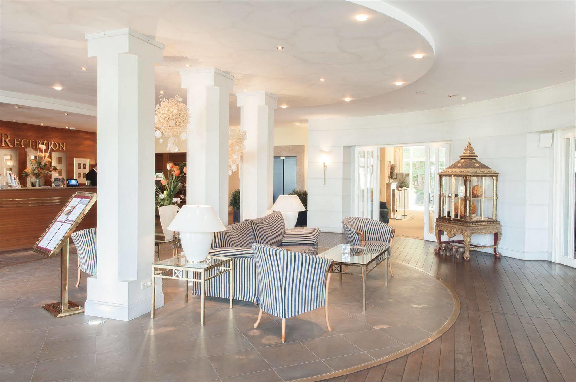 Grand Hotel Binz Luaran gambar The lobby of the hotel